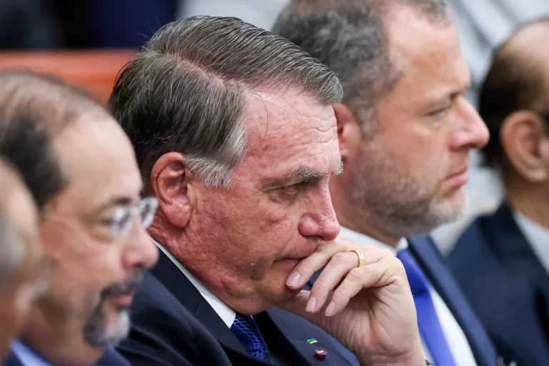 jair-bolsonaro-vira-reu