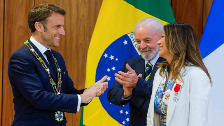 presidente-da-franca-macron-recebe-lula-e-janja