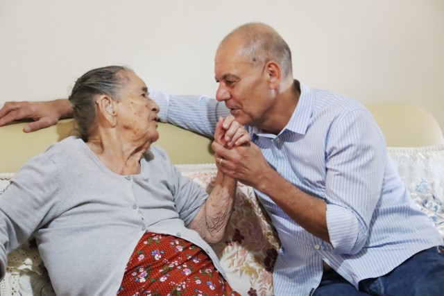 dona-maria-candida-moreira-faz-106-anos